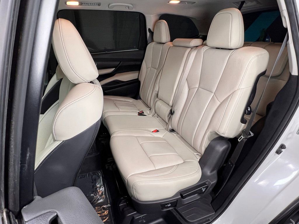 Used 2024 Subaru Ascent Limited w/ Technology Package image 14