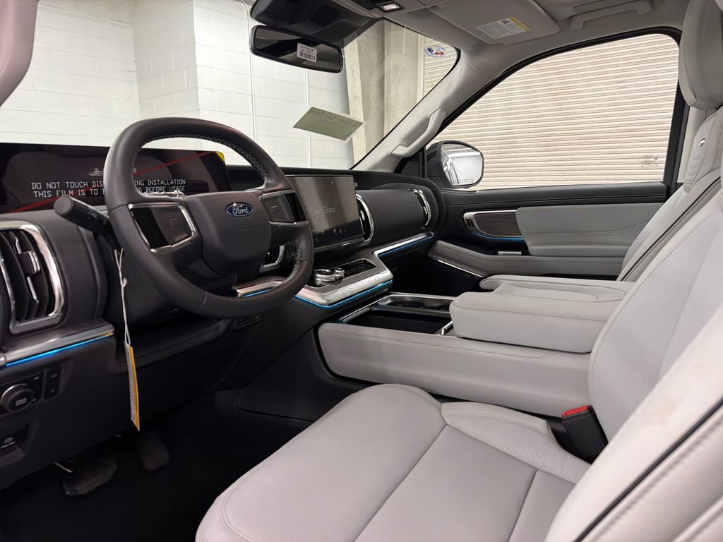 New 2026 Ford Expedition Max Platinum image 6
