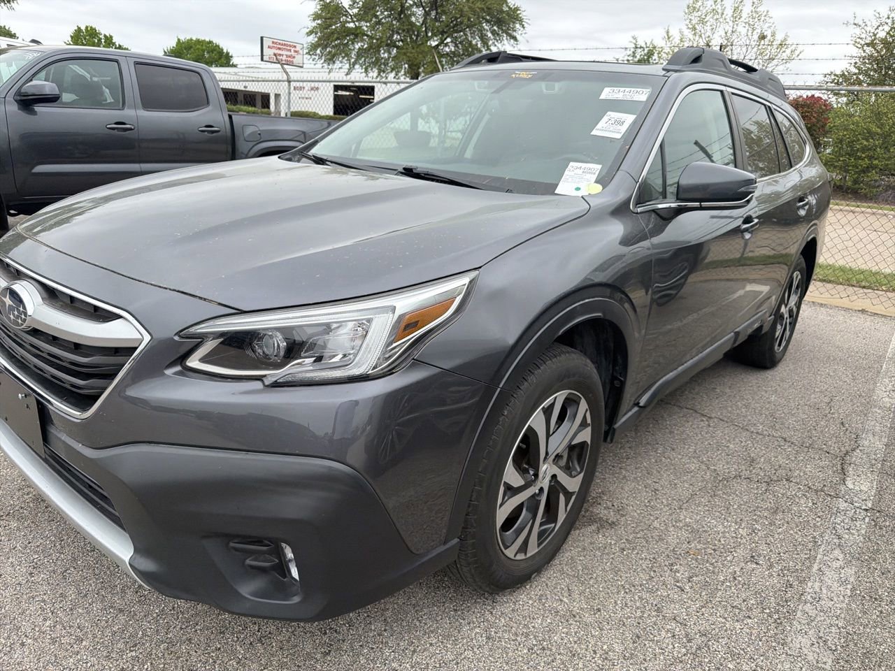 Used 2022 Subaru Outback Limited image 1