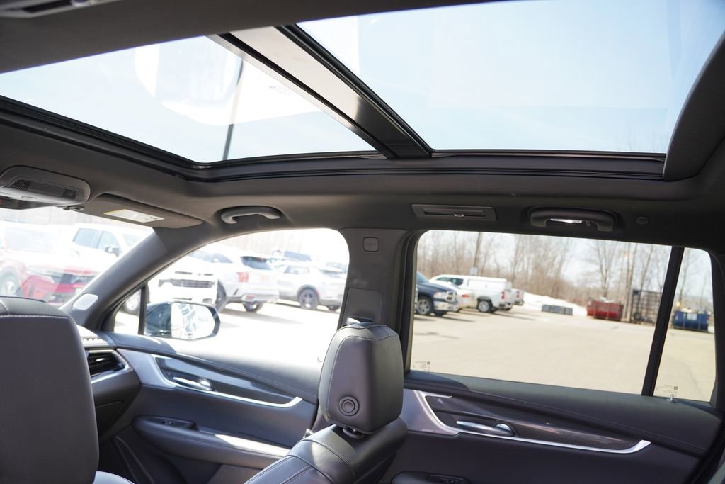 Used 2022 Cadillac XT6 Sport w/ Technology Package image 19