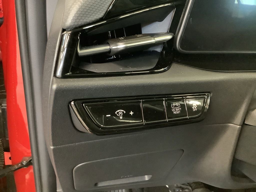 Certified 2025 Kia Niro EX image 15