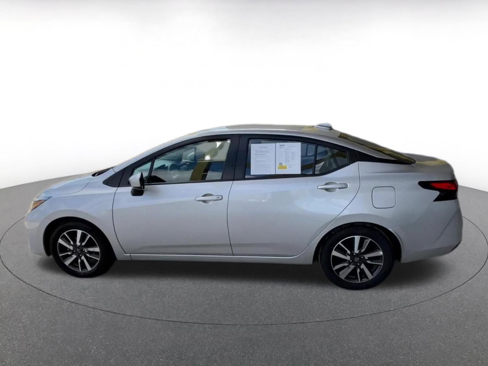 Used 2025 Nissan Versa SV FWD image 10