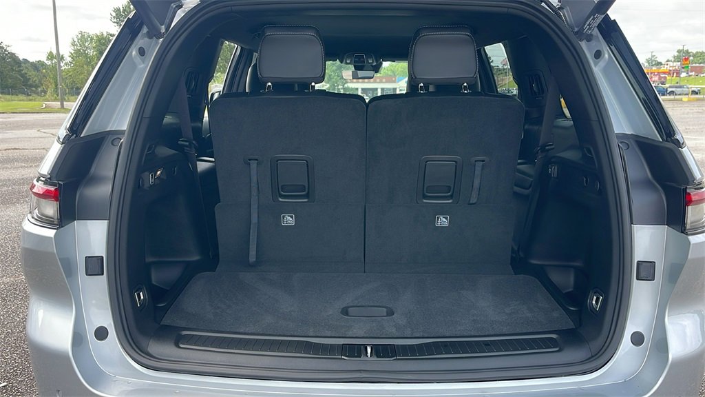 New 2025 Jeep Grand Cherokee L Laredo image 11