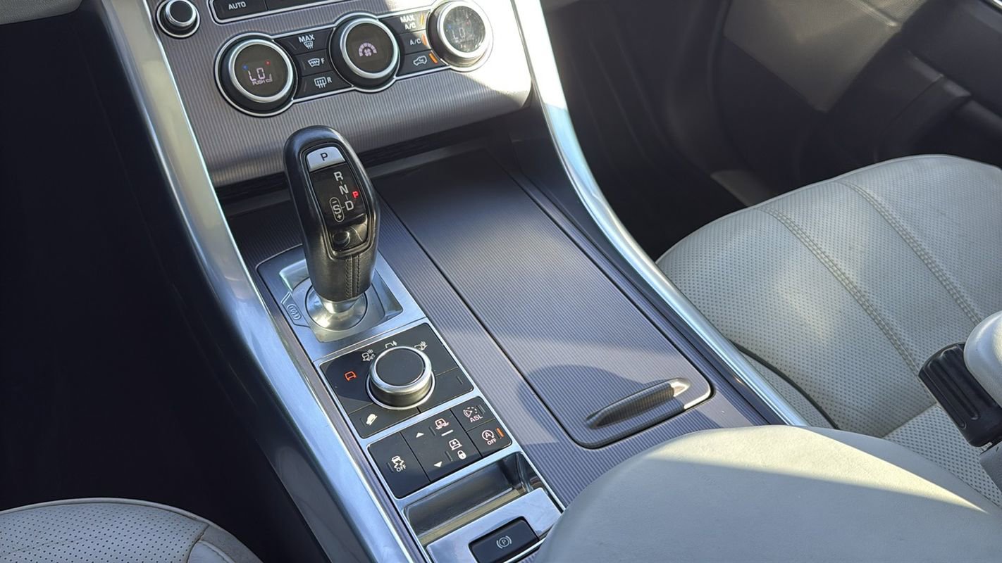 Used 2016 Land Rover Range Rover Sport HSE image 27