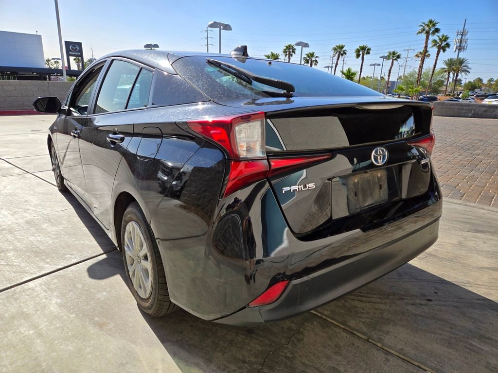 Used 2021 Toyota Prius LE FWD image 3