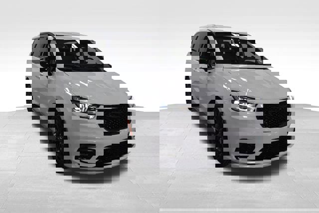 New 2026 Chrysler Pacifica Select image 4