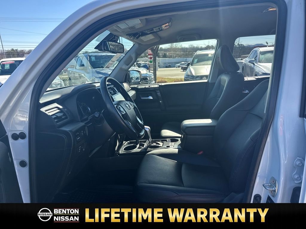 Used 2024 Toyota 4Runner TRD Off-Road Premium image 10