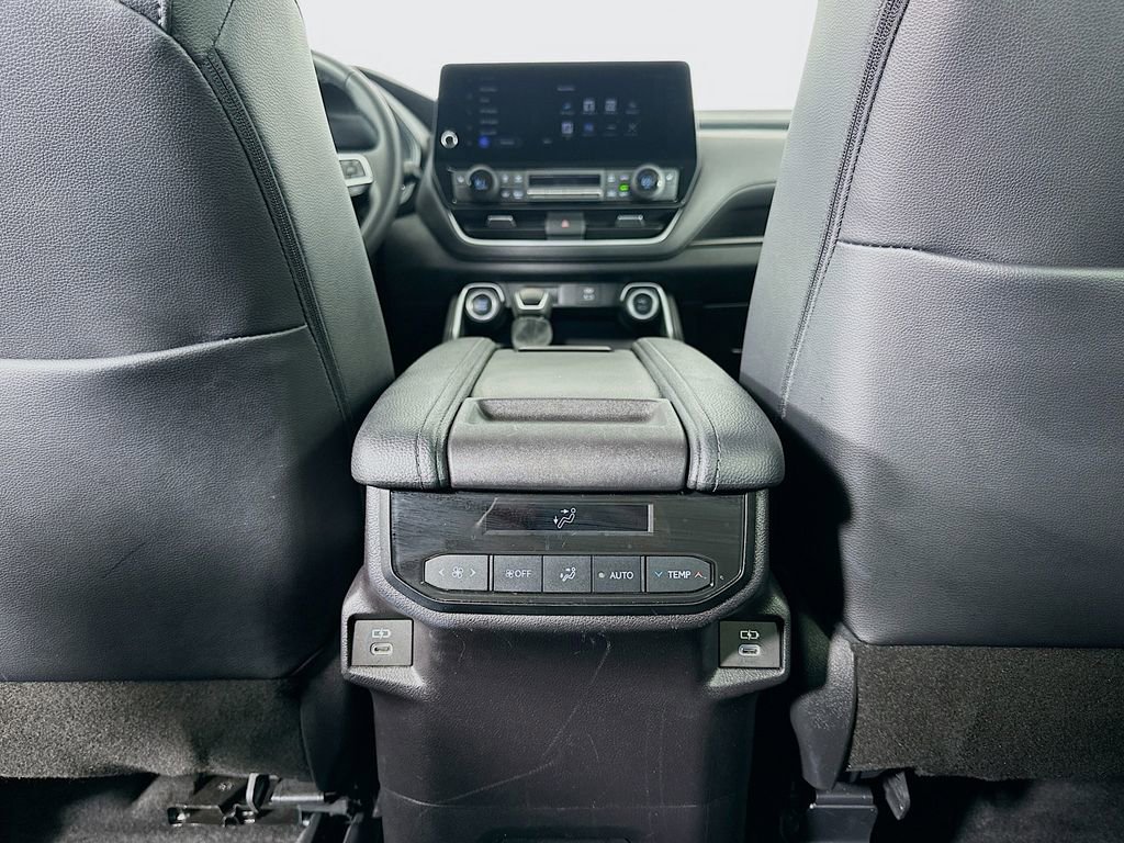 Certified 2025 Toyota Grand Highlander AWD image 25