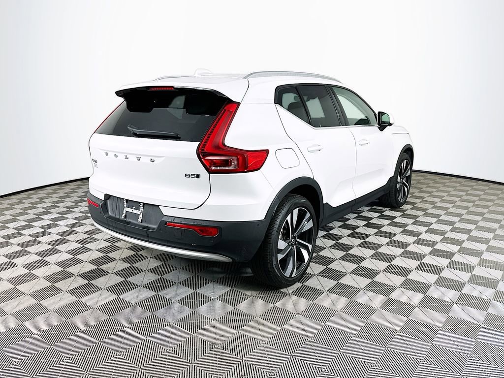 Used 2023 Volvo XC40 B5 Ultimate w/ Protection Package Premier image 10