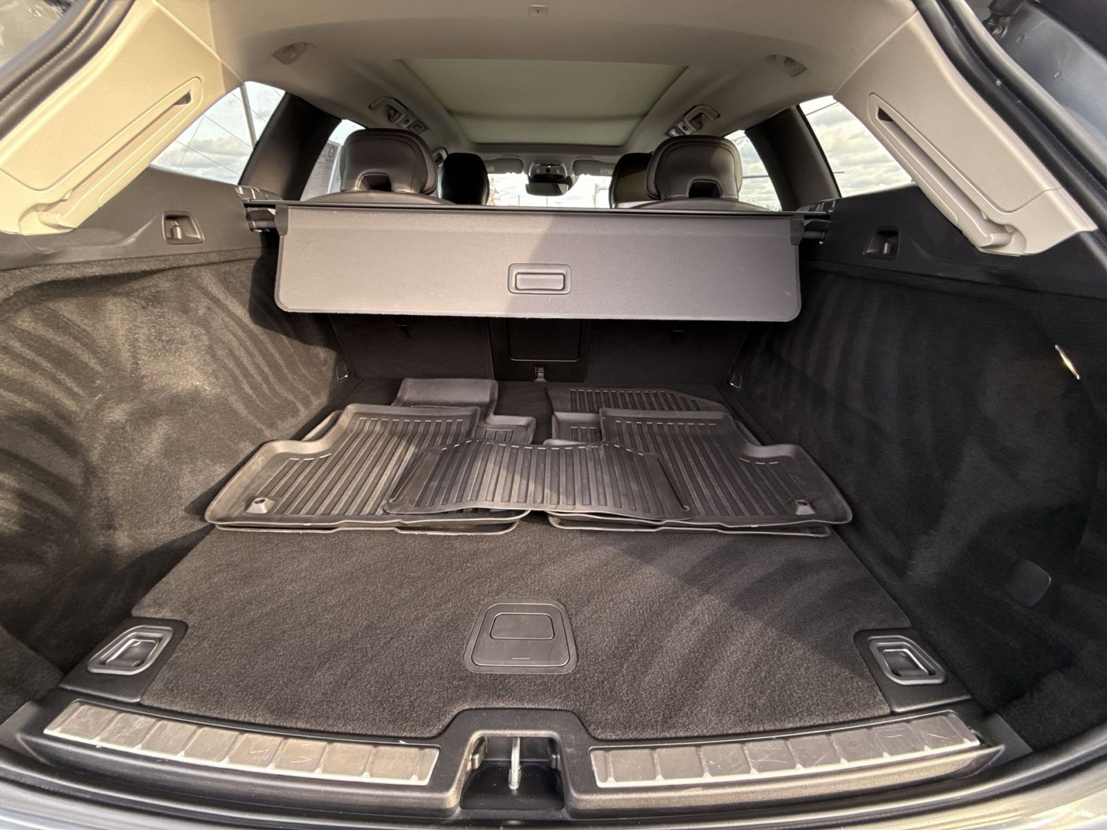 Used 2021 Volvo XC60 T5 Momentum image 25