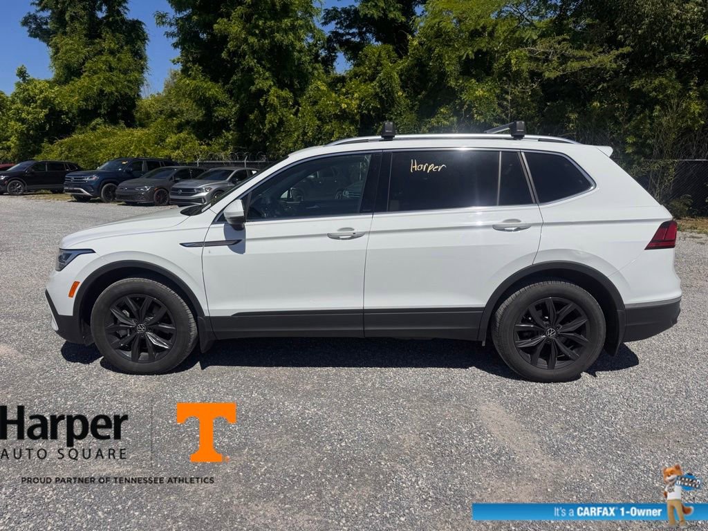 Used 2024 Volkswagen Tiguan SE w/ Panoramic Sunroof Package AWD/4WD image 2