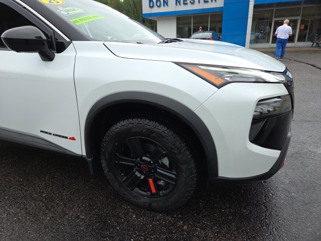 Used 2025 Nissan Rogue SV AWD/4WD image 27