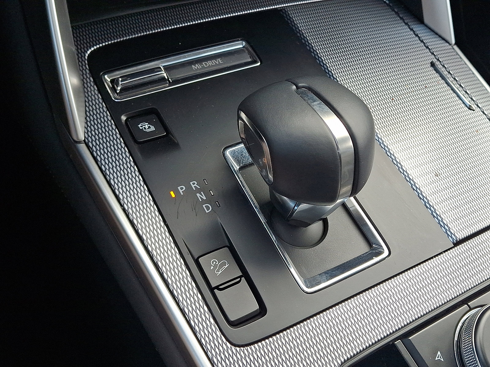 Certified 2024 MAZDA CX-90 Plug-In Hybrid w/ Premium Pkg image 17