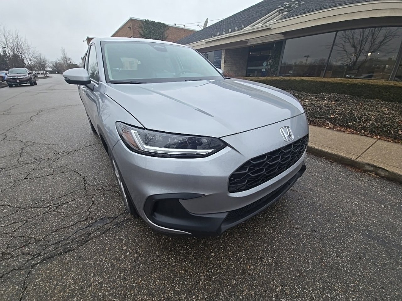 Used 2023 Honda HR-V LX image 9
