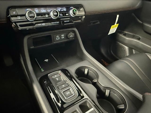 Used 2025 Honda Pilot TrailSport image 21