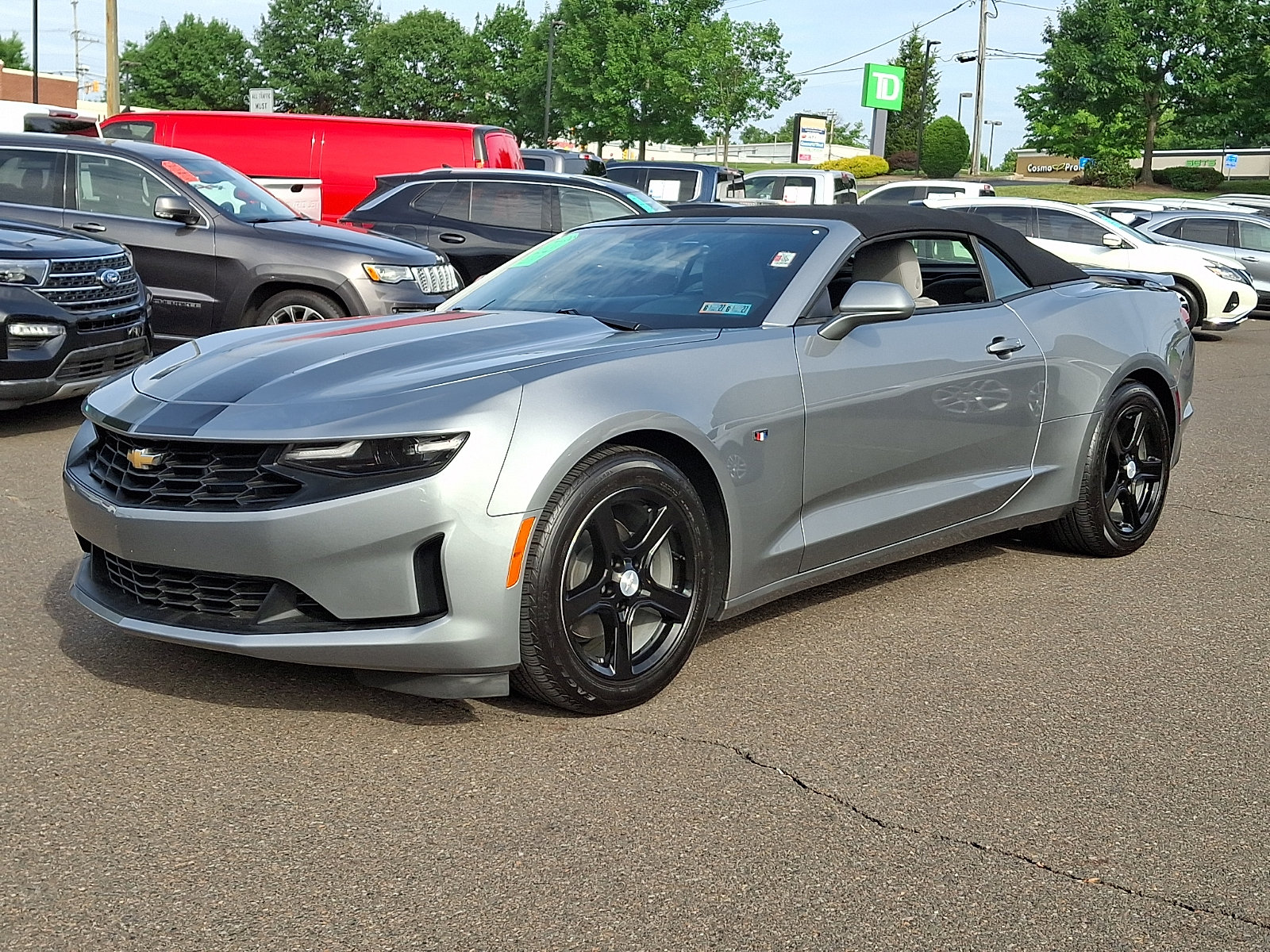Used 2024 Chevrolet Camaro LT RWD image 31