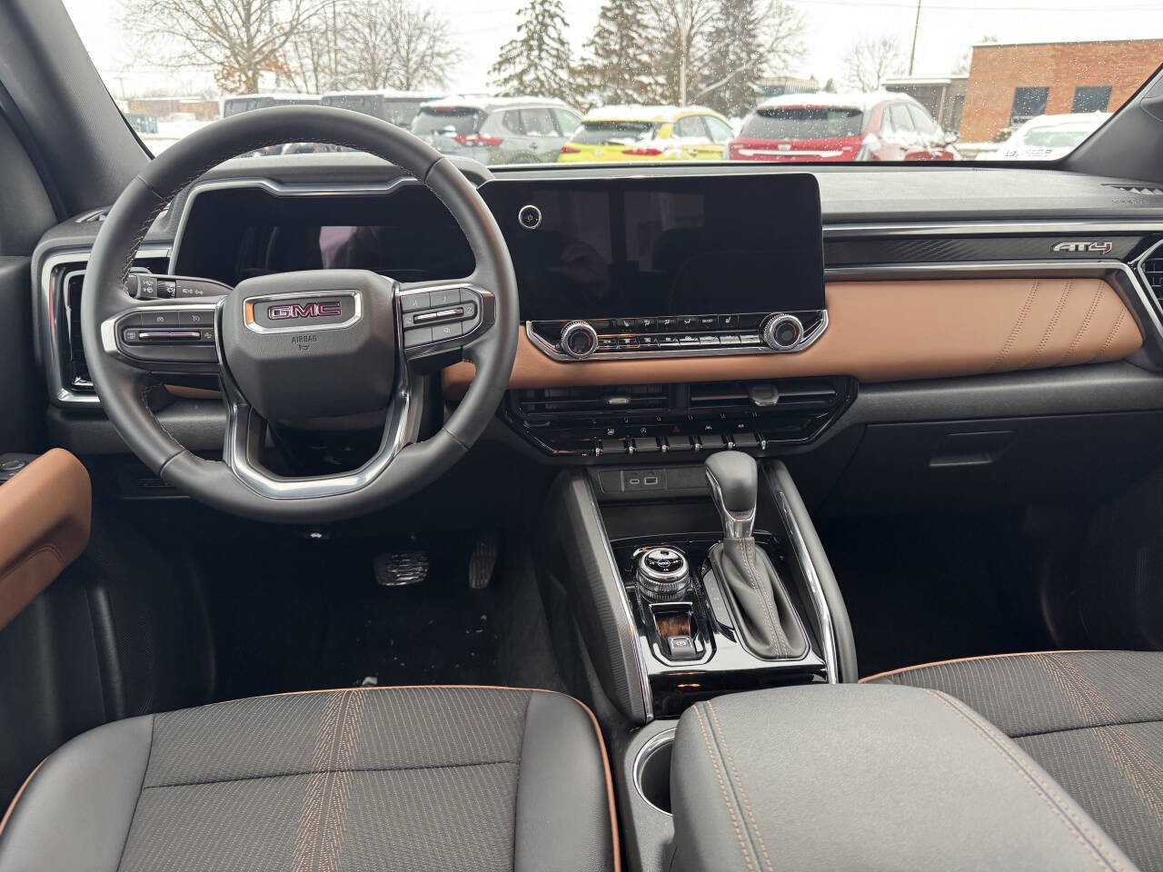 Used 2024 GMC Canyon AT4 w/ Technology Package image 9