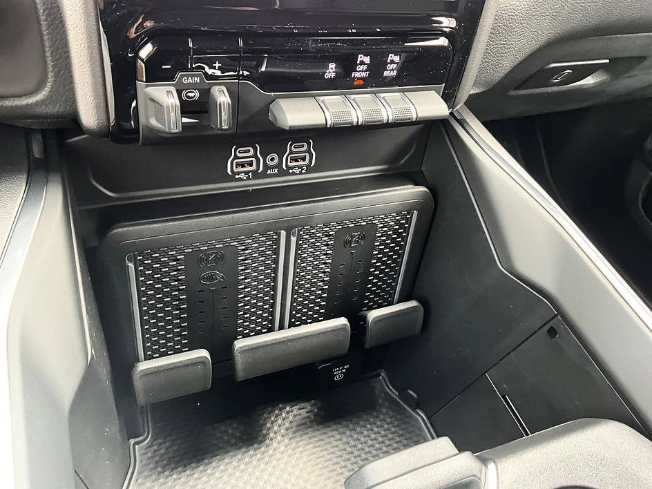 New 2027 RAM 1500 Laramie w/ Night Edition AWD/4WD image 24