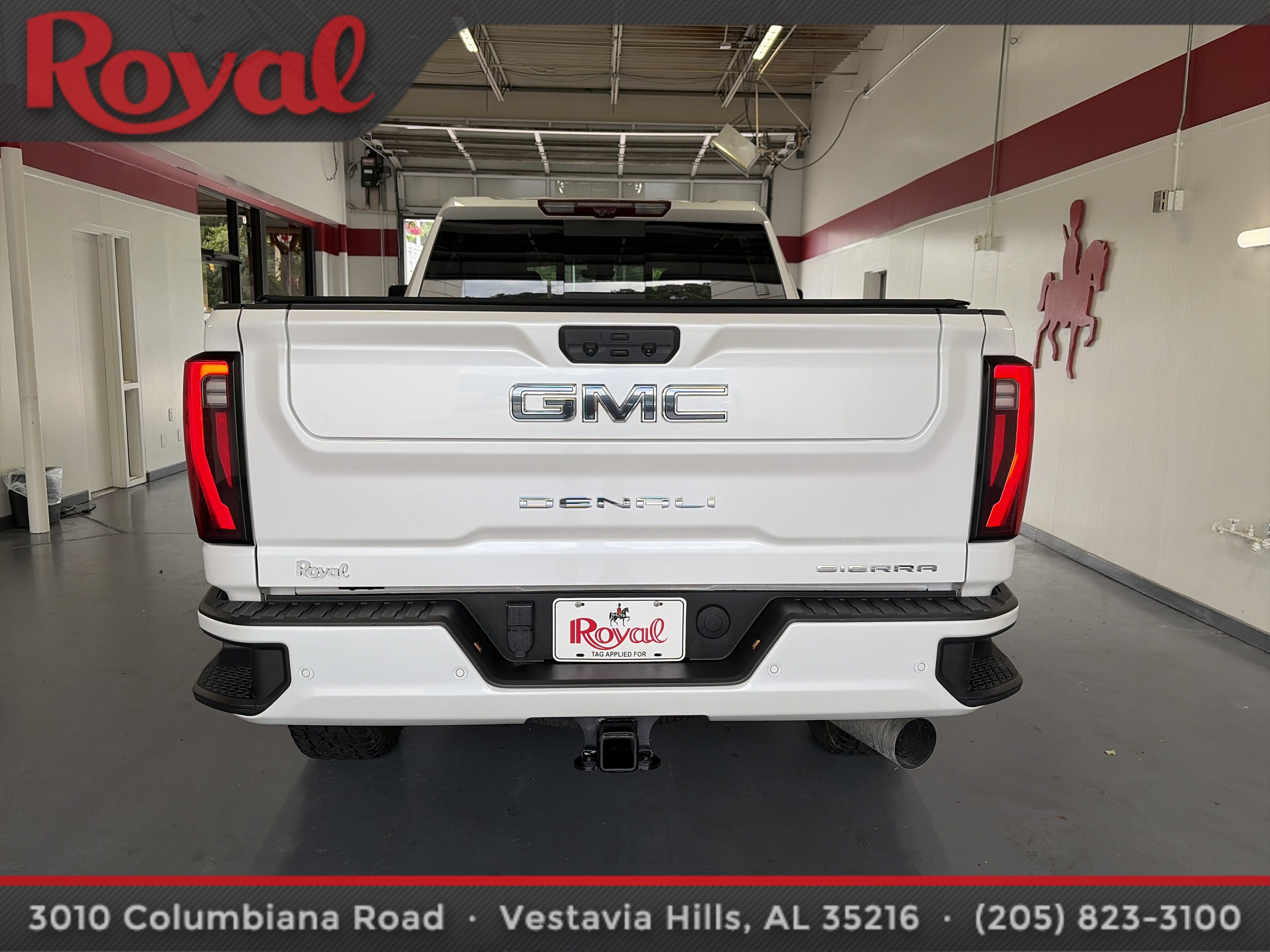 Used 2024 GMC Sierra 2500 Denali Ultimate w/ Max Trailering Package AWD/4WD image 3