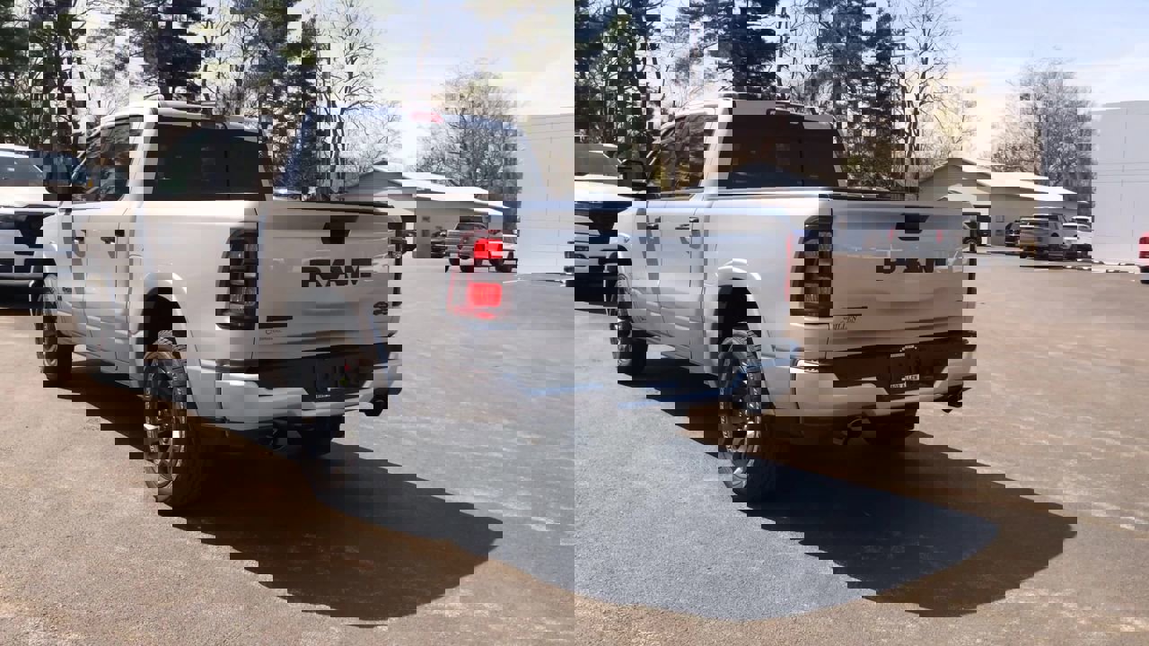 New 2026 RAM 1500 4x4 Crew Cab image 6