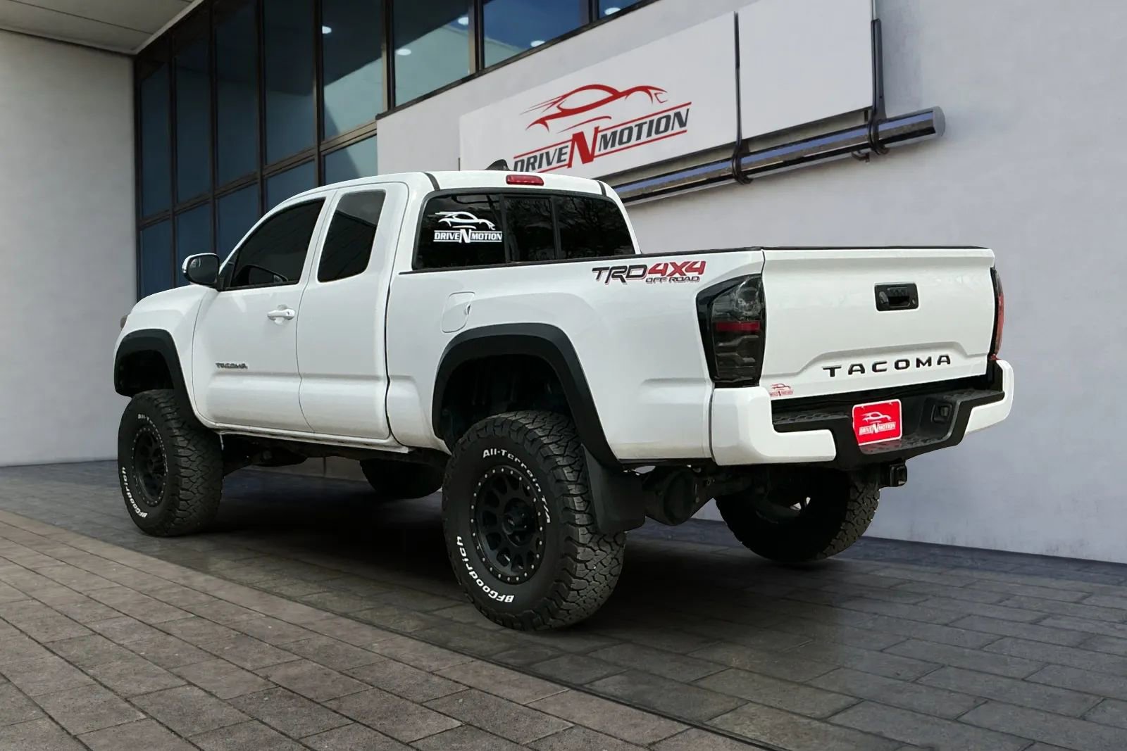 Used 2022 Toyota Tacoma TRD Off-Road image 6