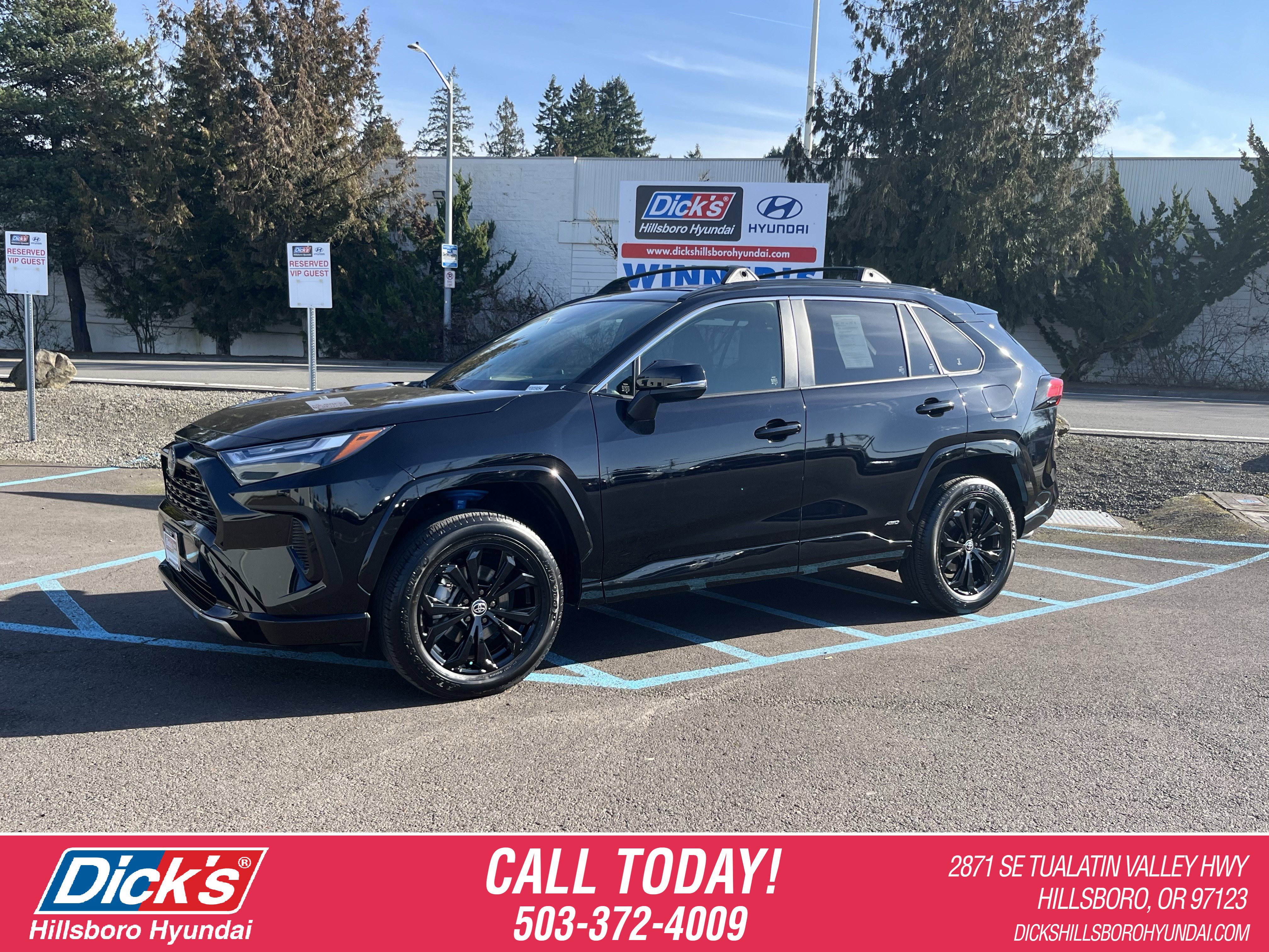 Used 2023 Toyota RAV4 SE w/ SE Grade Weather Package