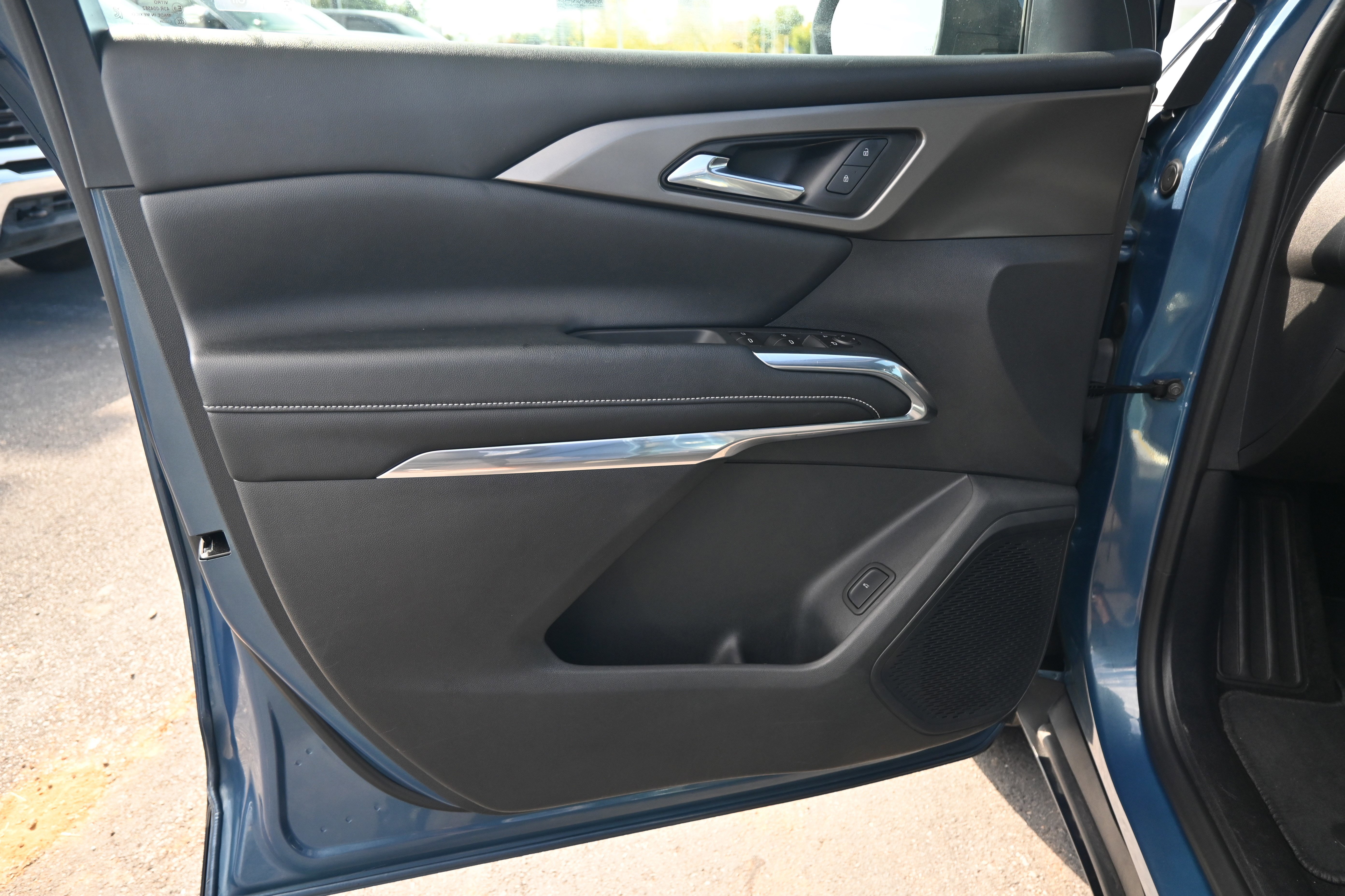 Used 2024 Chevrolet Traverse LT image 15