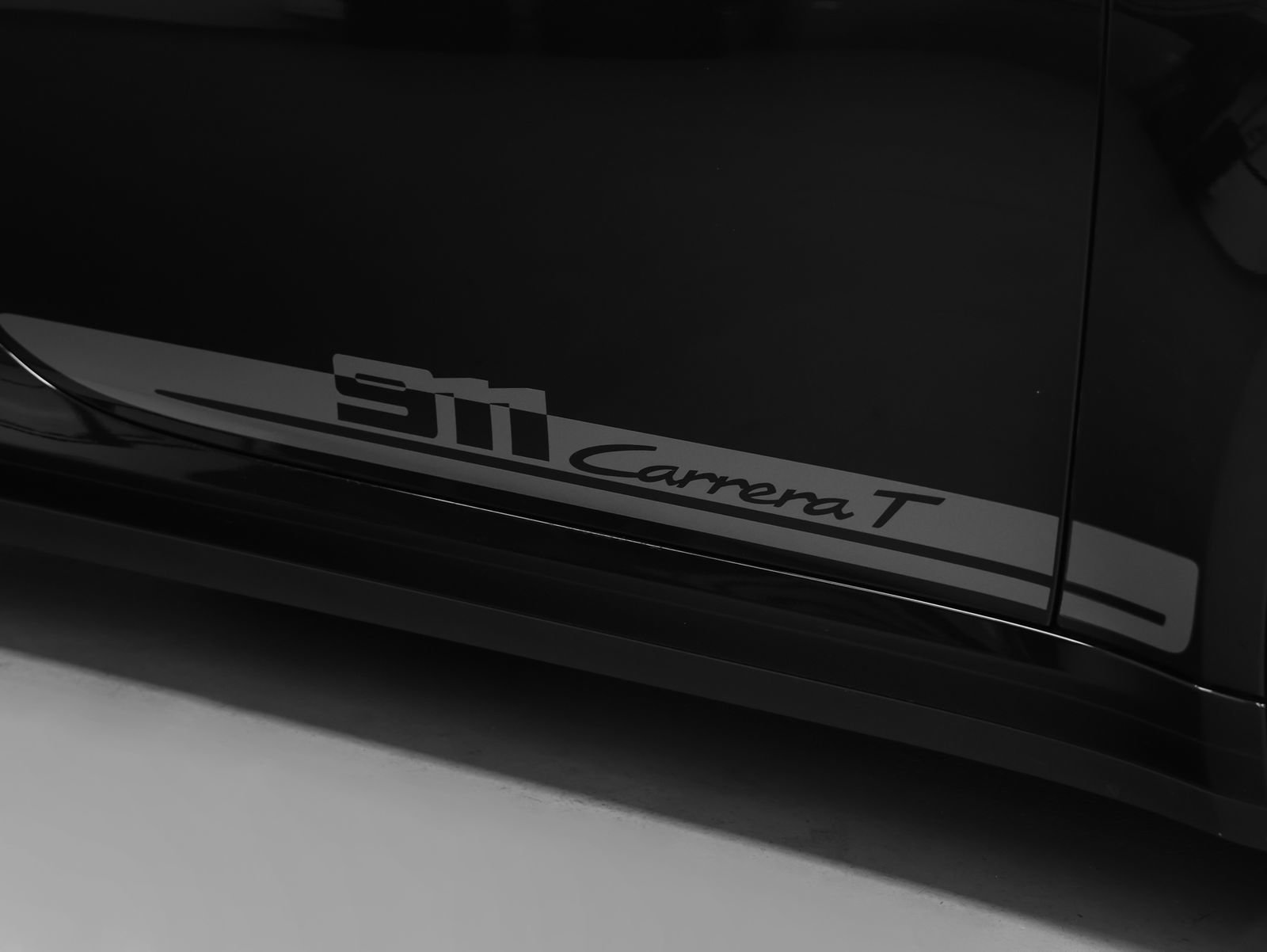 Certified 2024 Porsche 911 Carrera T RWD image 16