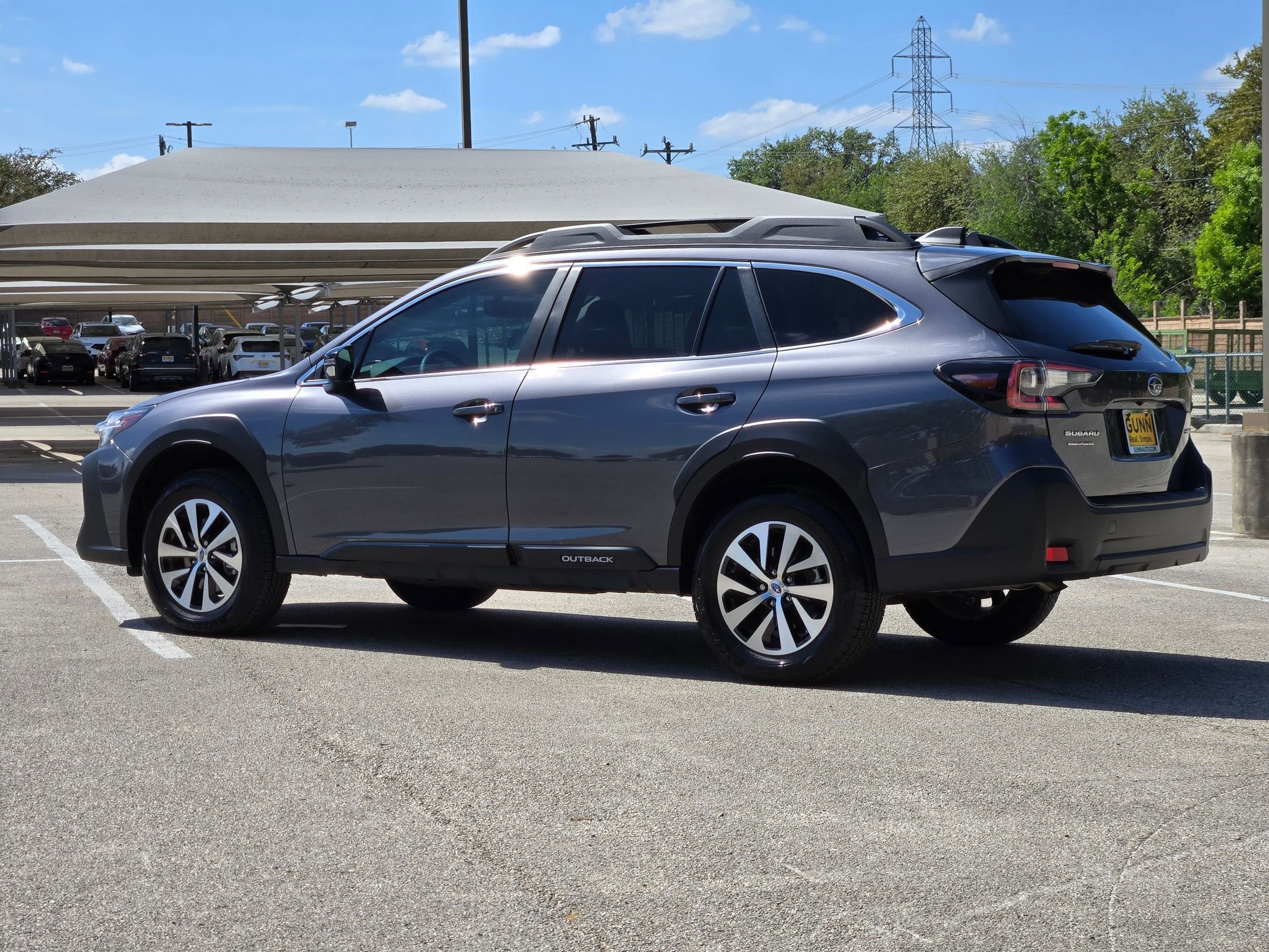 Used 2025 Subaru Outback Premium AWD/4WD image 6