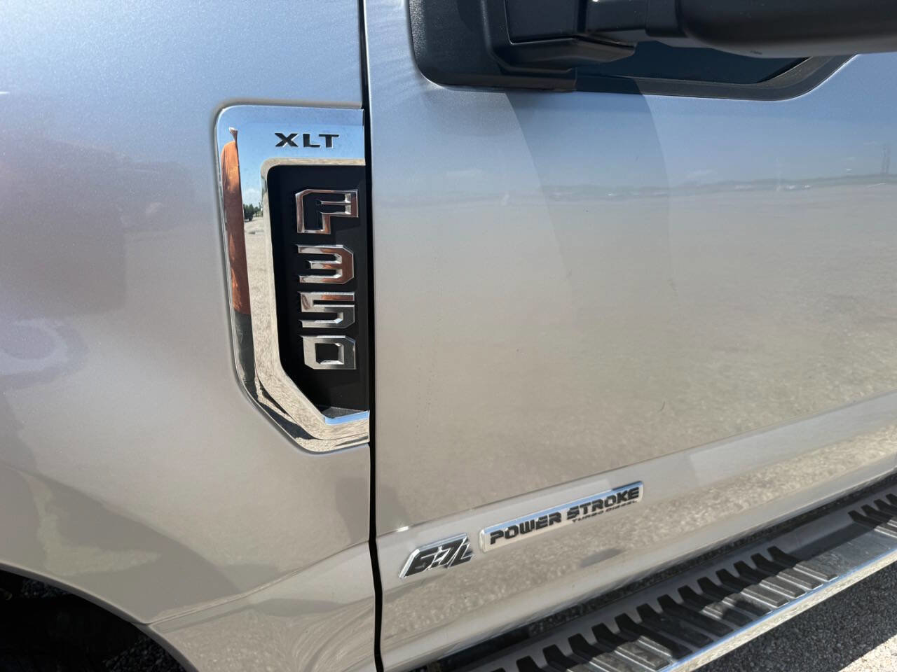 Used 2022 Ford F350 XLT w/ XLT Premium Package AWD/4WD image 15