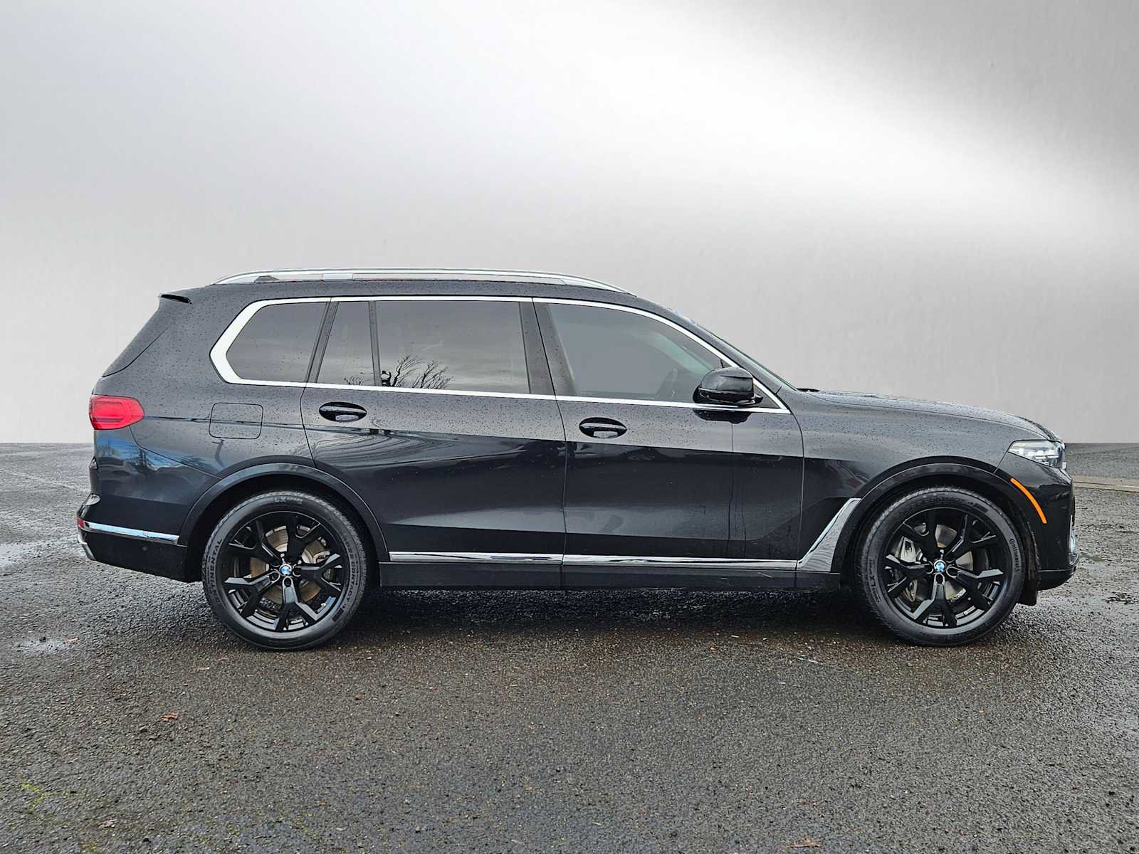 Used 2019 BMW X7 xDrive50i w/ Premium Package image 2