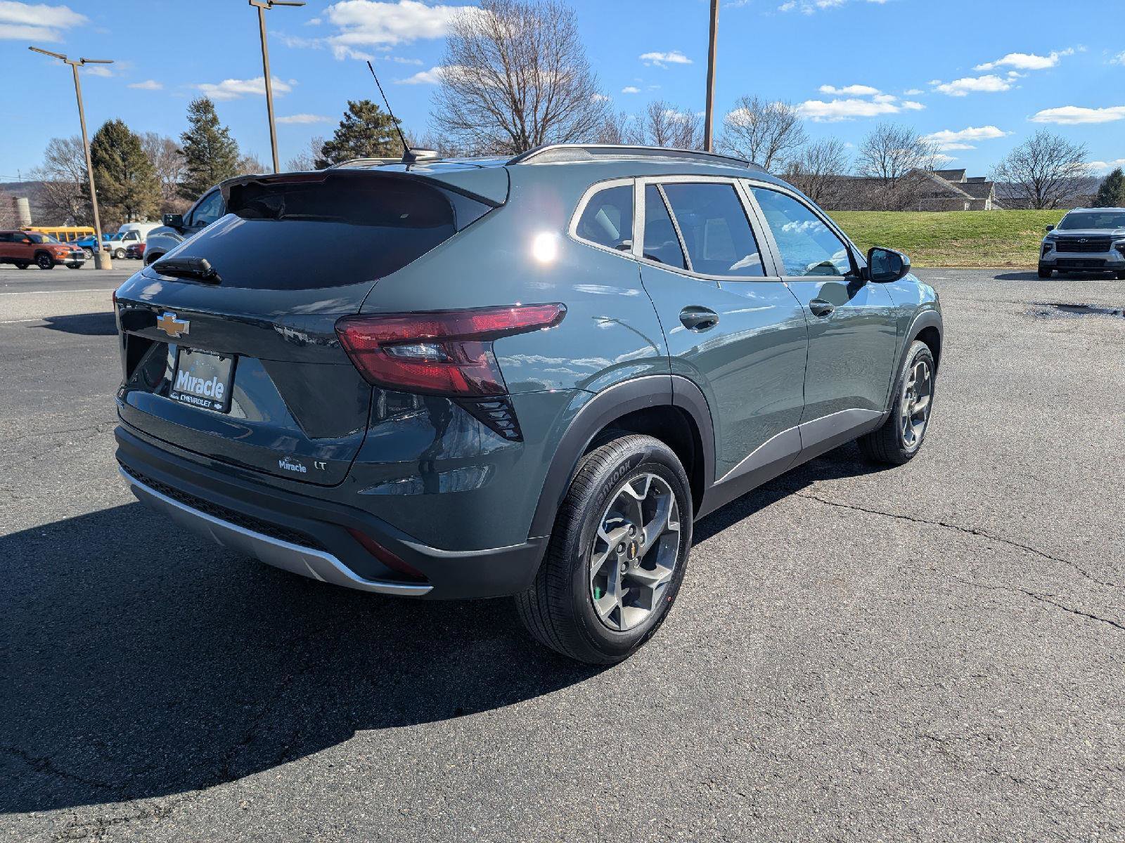 New 2026 Chevrolet Trax LT w/ Sunroof Package image 10