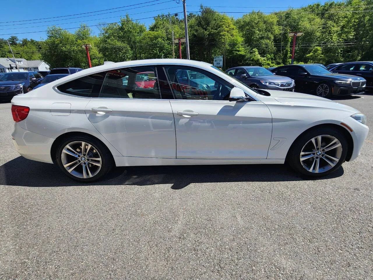 Used 2018 BMW 330i Gran Turismo xDrive AWD/4WD image 4