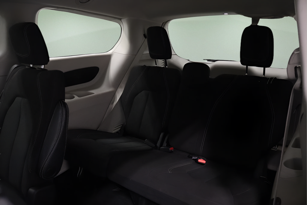 Certified 2023 Chrysler Voyager LX FWD image 13