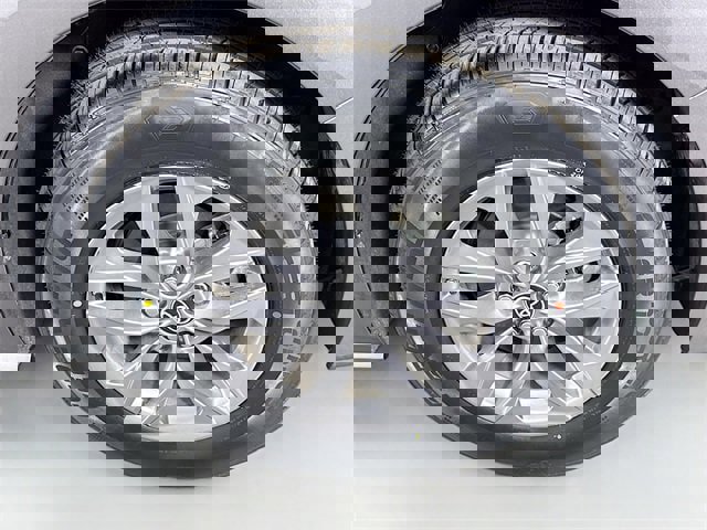 Certified 2023 Toyota Sienna XLE image 32