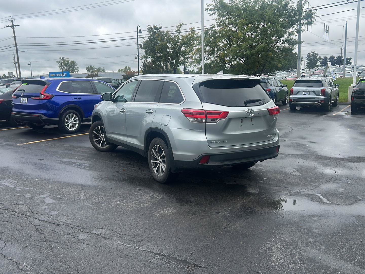 Used 2019 Toyota Highlander XLE AWD/4WD image 5