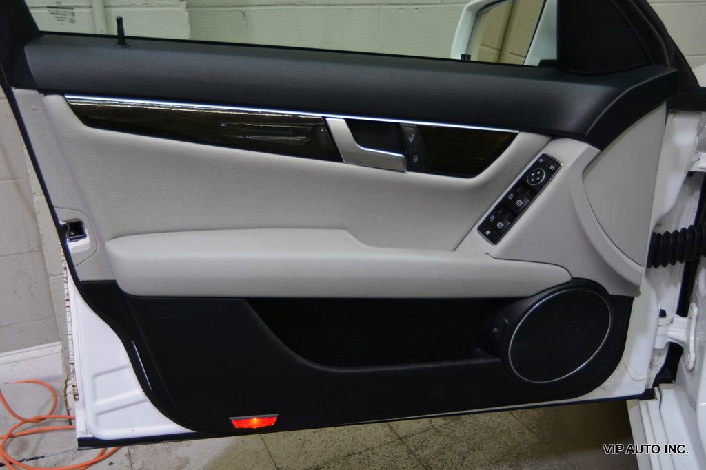Used 2013 Mercedes-Benz C 250 Sedan image 7