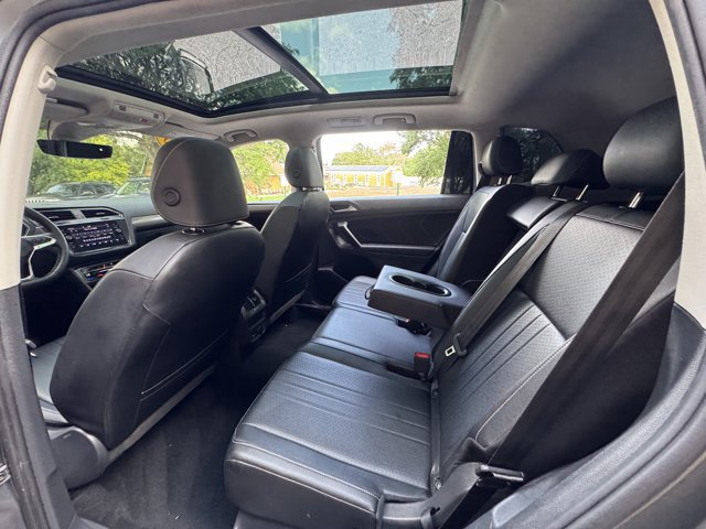 Used 2023 Volkswagen Tiguan SE w/ Panoramic Sunroof Package AWD/4WD image 23