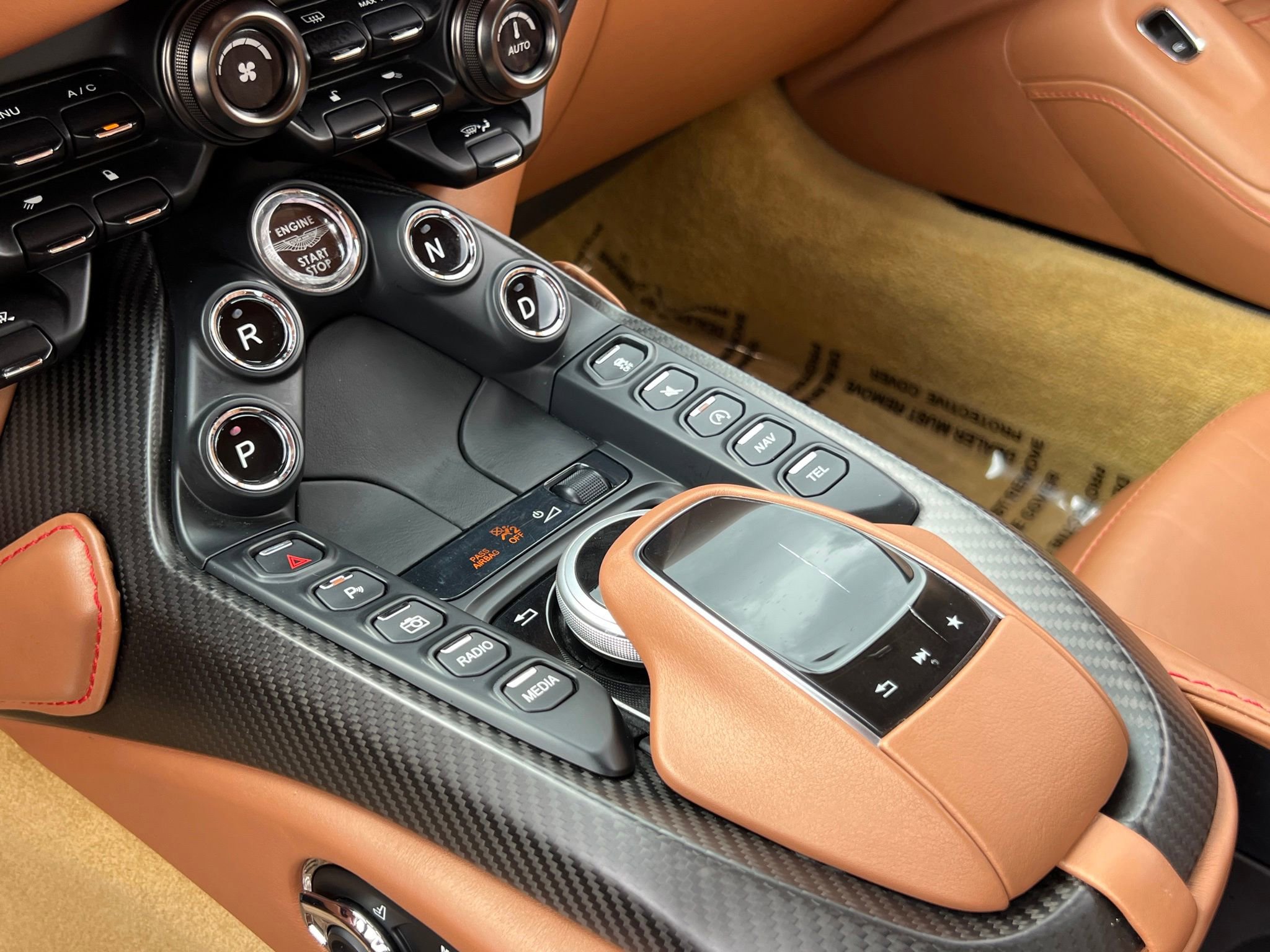 Used 2019 Aston Martin V8 Vantage Coupe RWD image 31
