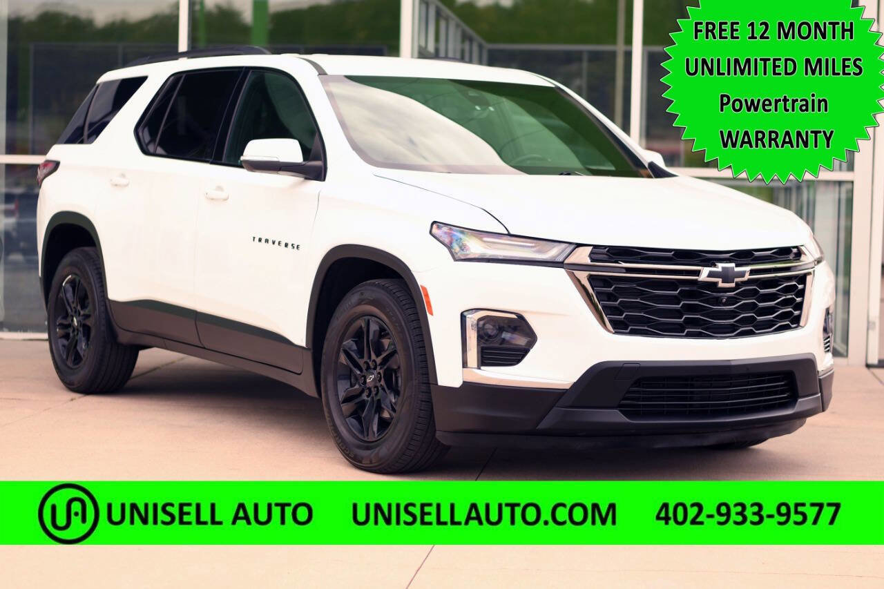 Used 2022 Chevrolet Traverse LT w/ Midnight/Sport Edition