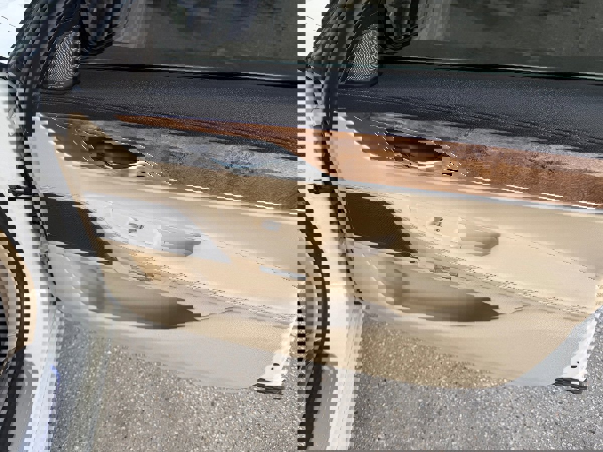 Used 2018 BMW 750i xDrive image 14