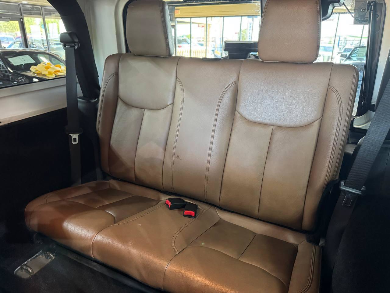 Used 2015 Jeep Wrangler Rubicon w/ Power Convenience Group AWD/4WD image 13