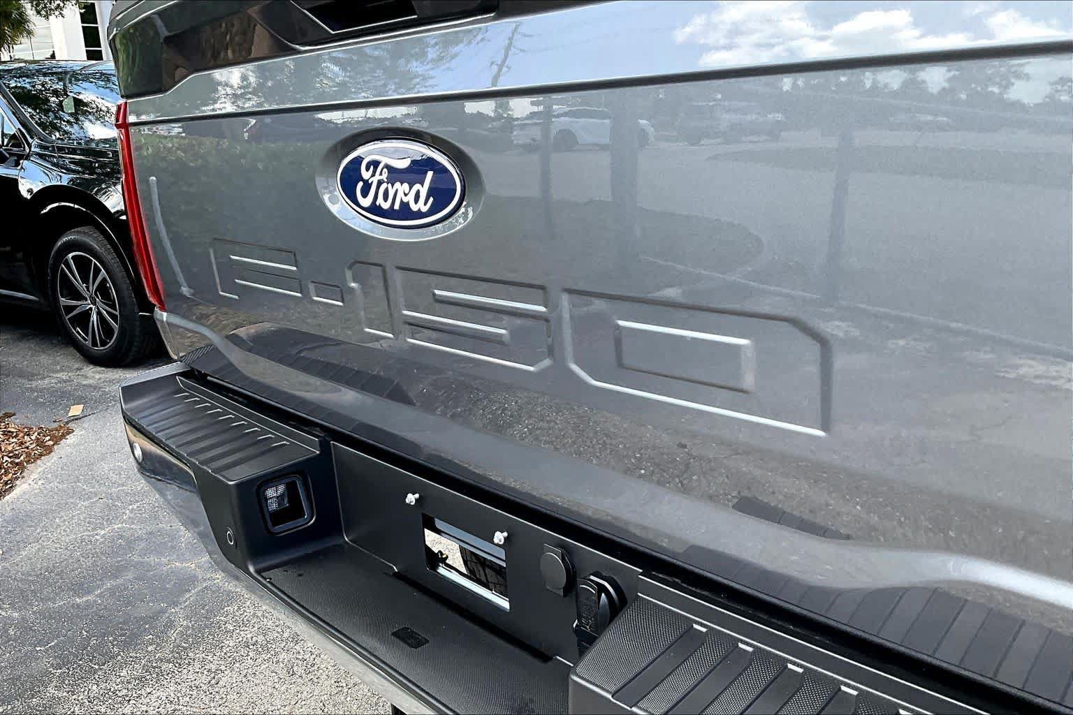 Used 2025 Ford F150 Lariat AWD/4WD image 17