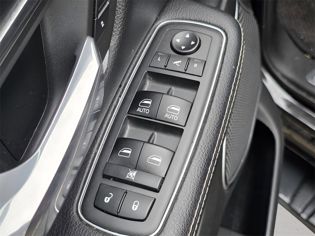 Used 2019 RAM 1500 Laramie image 33