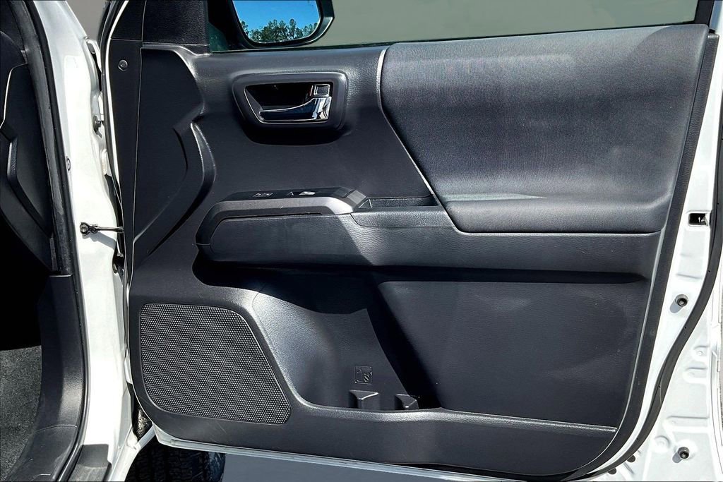 Used 2022 Toyota Tacoma TRD Off-Road w/ Technology Package image 30