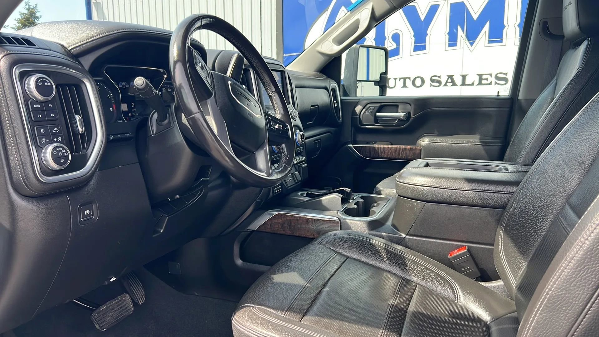Used 2021 GMC Sierra 2500 Denali w/ Denali Ultimate Package AWD/4WD image 17