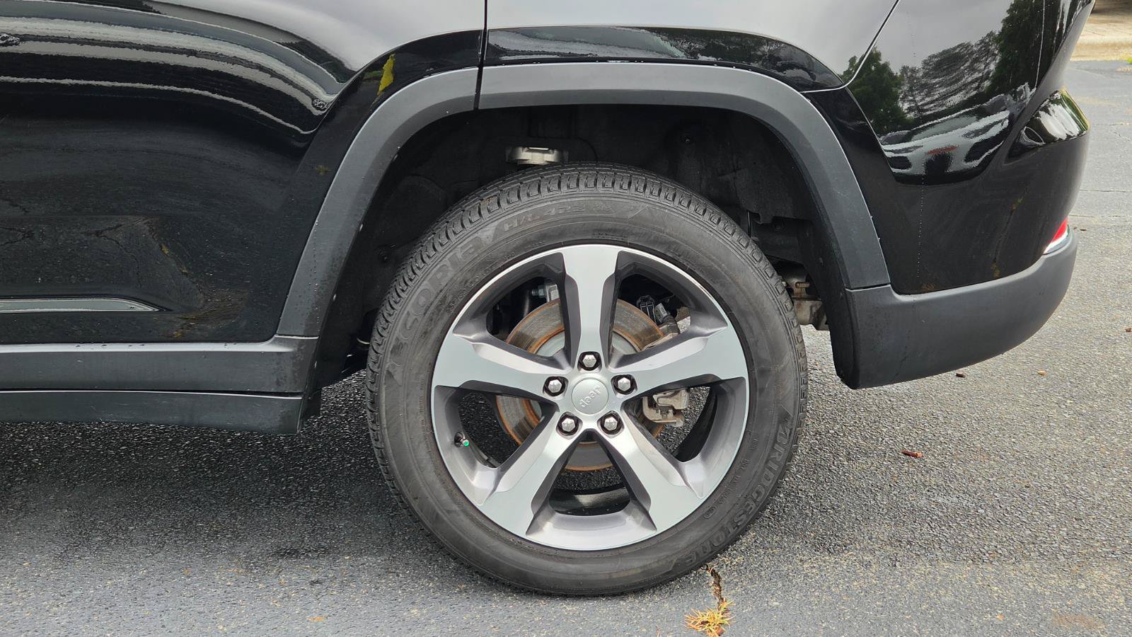 Used 2025 Jeep Grand Cherokee Limited w/ Luxury Tech Group II RWD image 16
