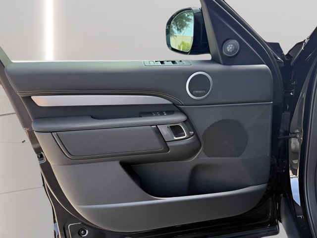 New 2026 Land Rover Discovery Dynamic SE AWD/4WD image 13