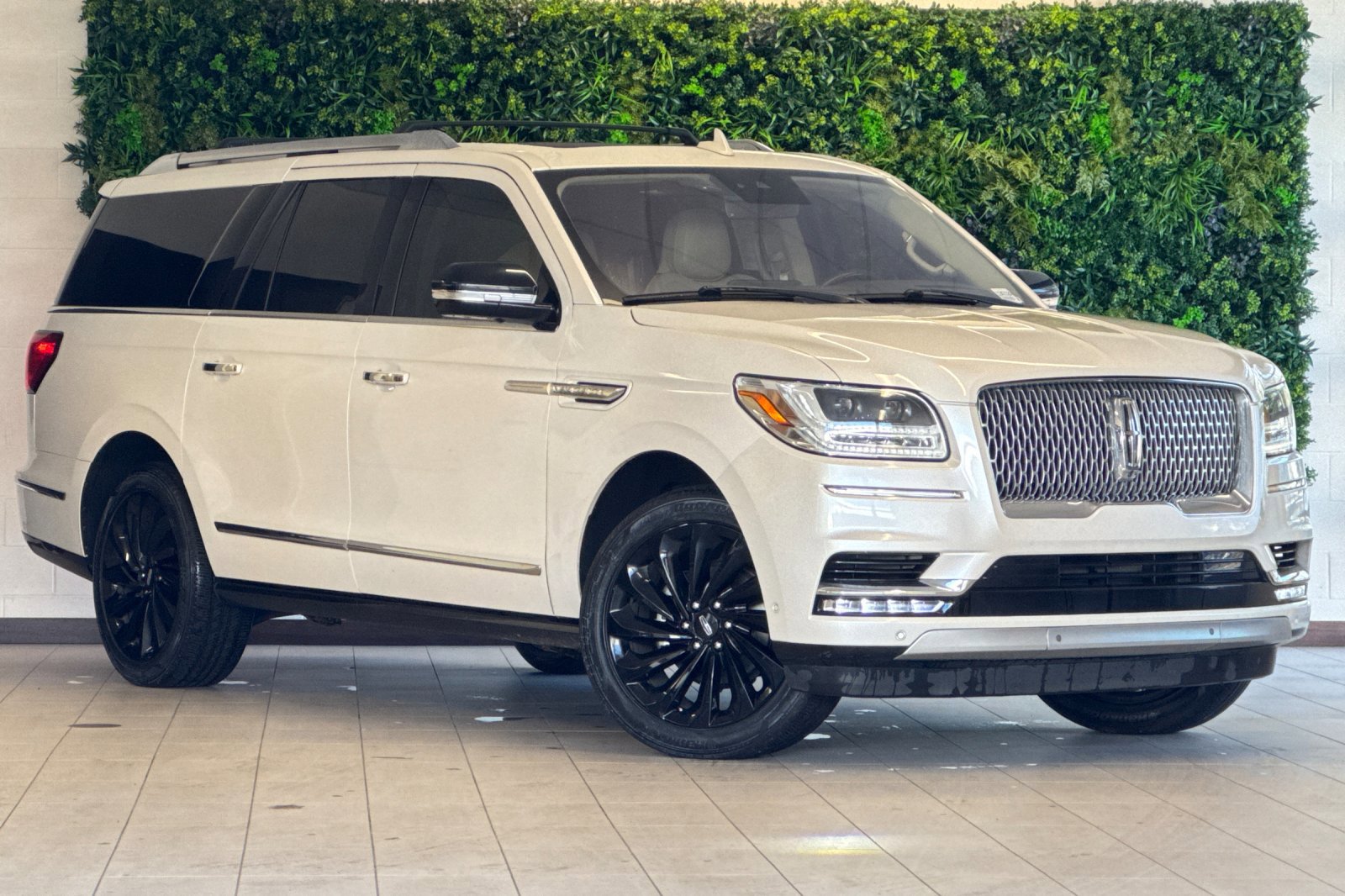 Used 2018 Lincoln Navigator L Reserve w/ Technology Package