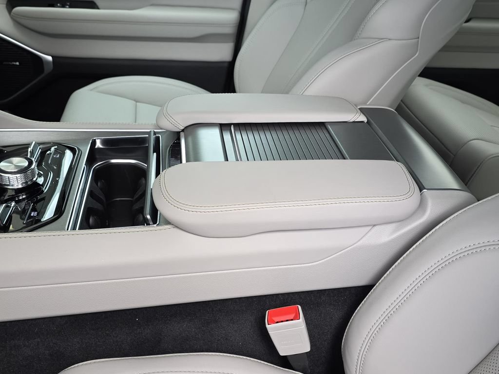 New 2025 Jeep Wagoneer Series II AWD/4WD image 9